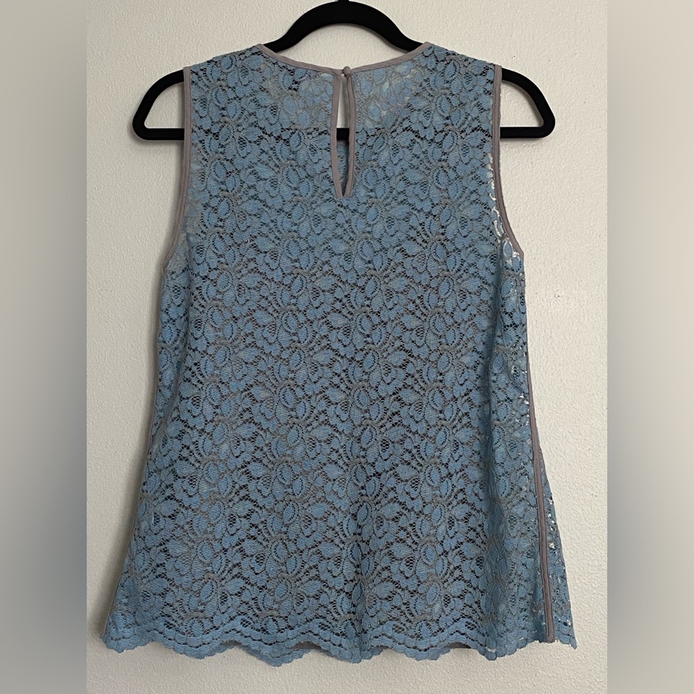 Blue Lace Sleeveless Blouse - Picture 2 of 7